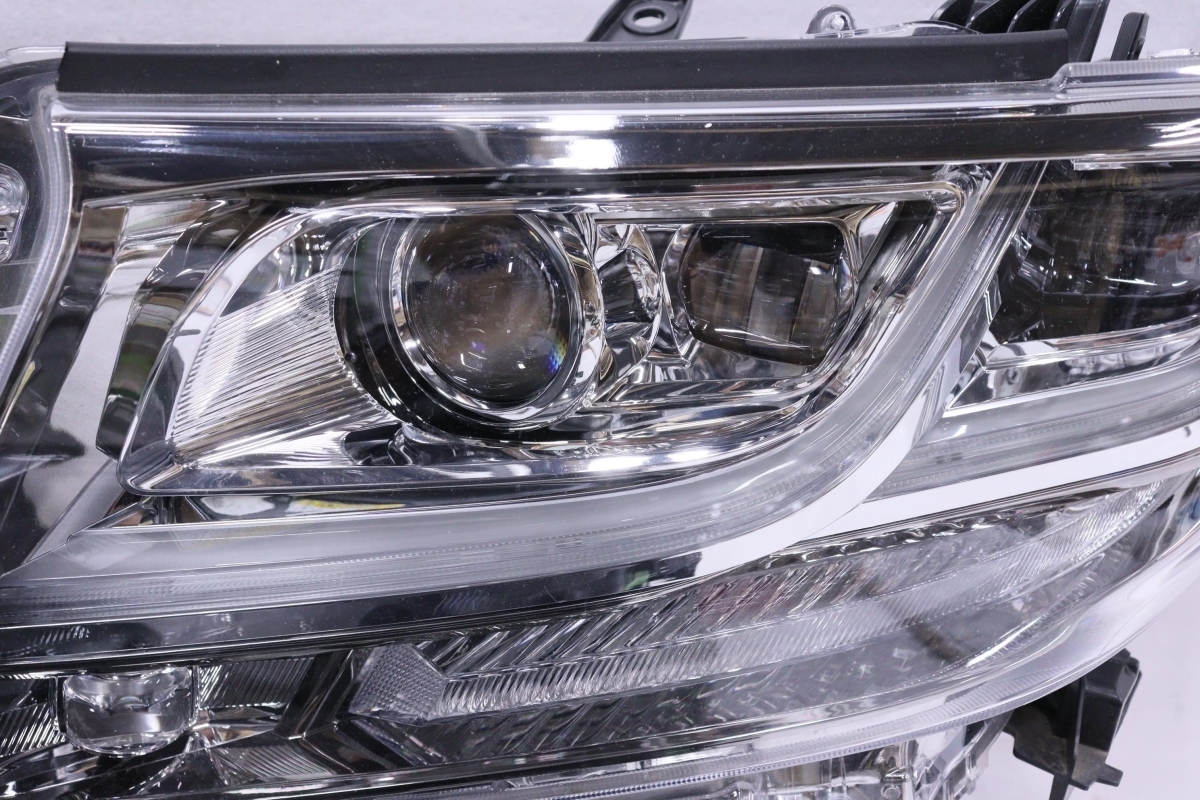 Toyota Alphard AGH30W Pre-Facelift LED Headlight Pair with Cornering Lamp image 2