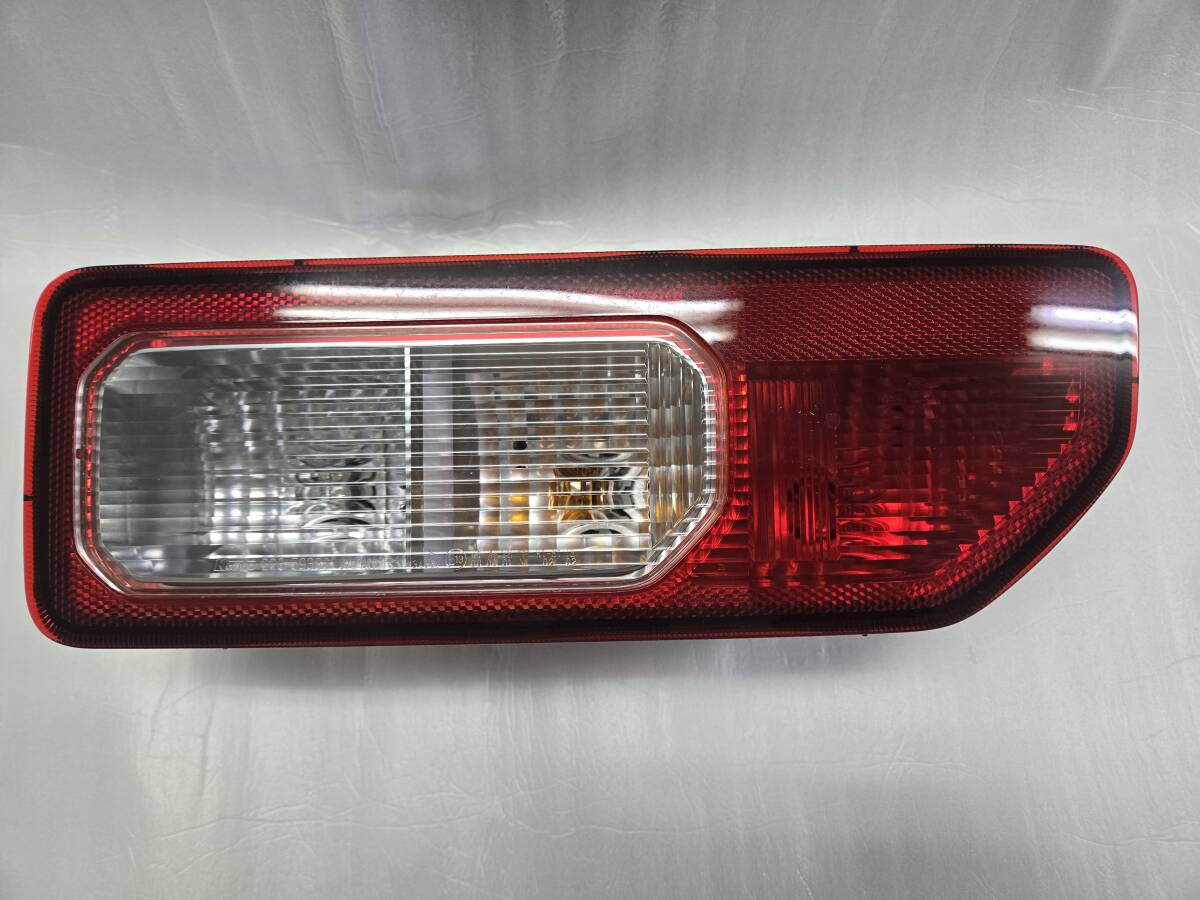 Suzuki Jimny JB64W / JB74W Tail Light Pair image 4