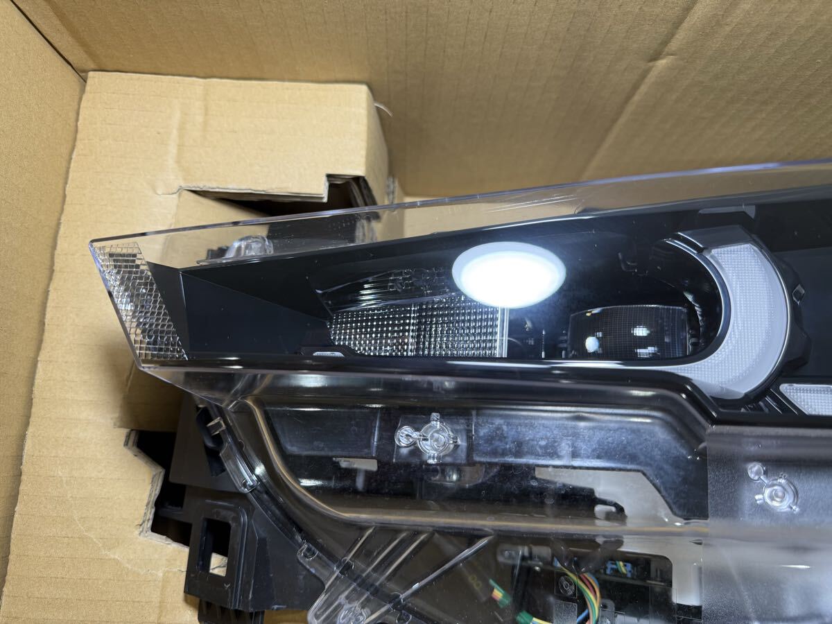 Mazda CX-5 KF / CX-8 KG Facelift Headlight Pair image 2