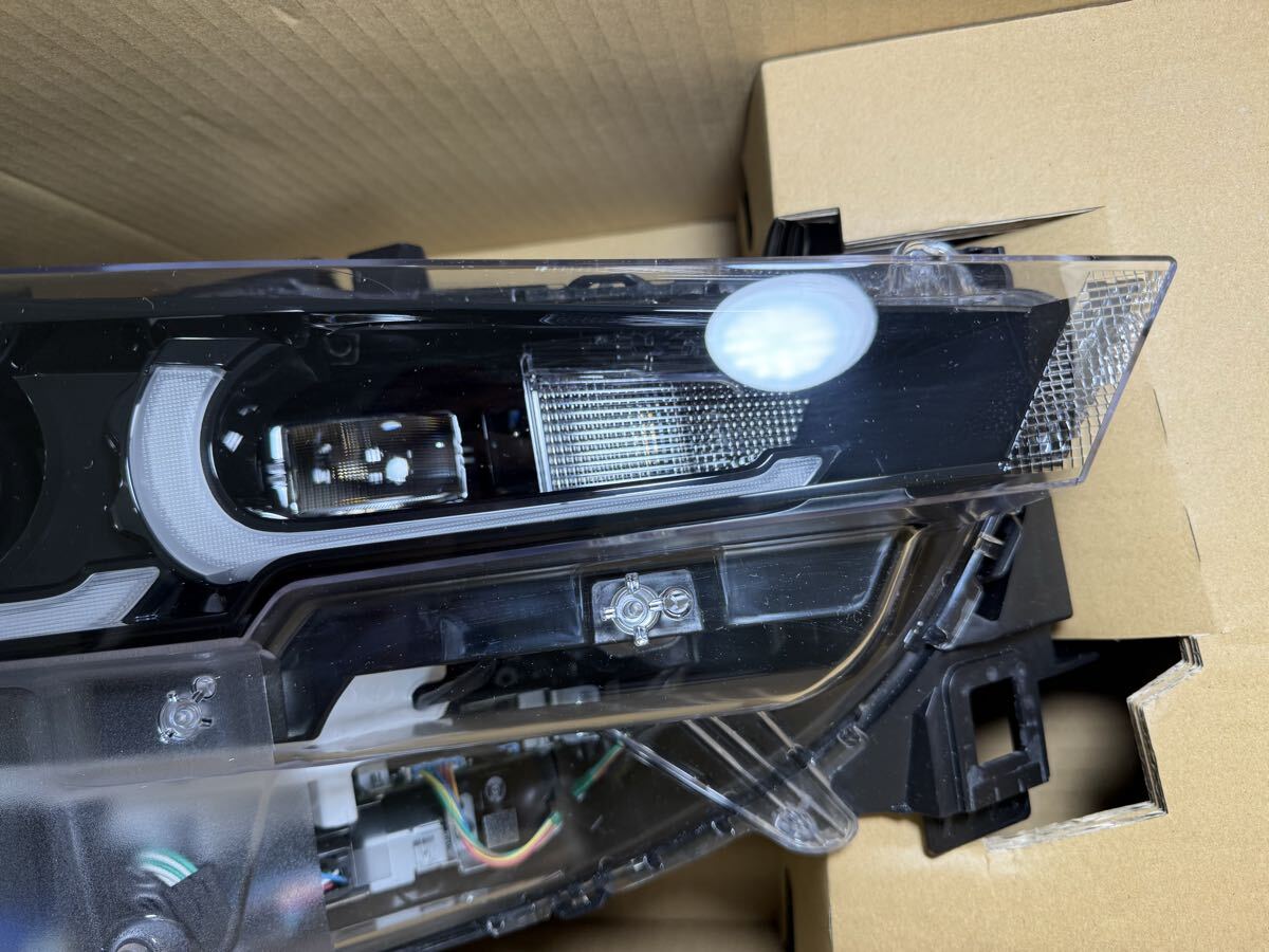 Mazda CX-5 KF / CX-8 KG Facelift Headlight Pair image 4