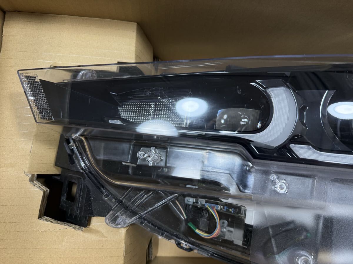 Mazda CX-5 KF / CX-8 KG Facelift Headlight Pair image 2