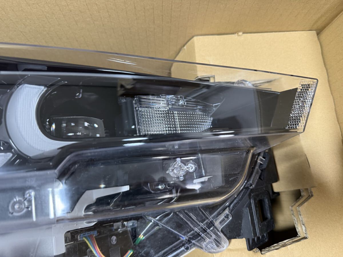 Mazda CX-5 KF / CX-8 KG Facelift Headlight Pair image 3