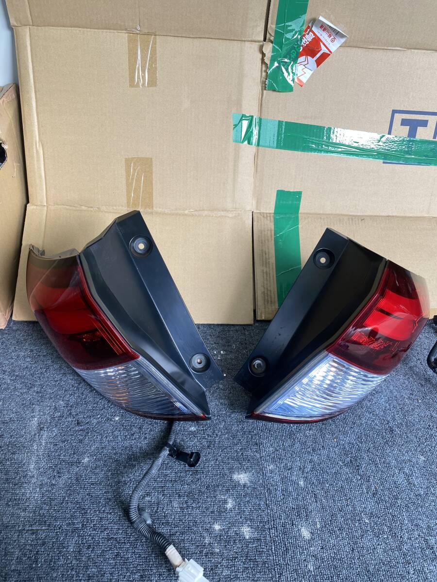 Honda Vezel RU3 / RU4 Hybrid LED Tail Light Set