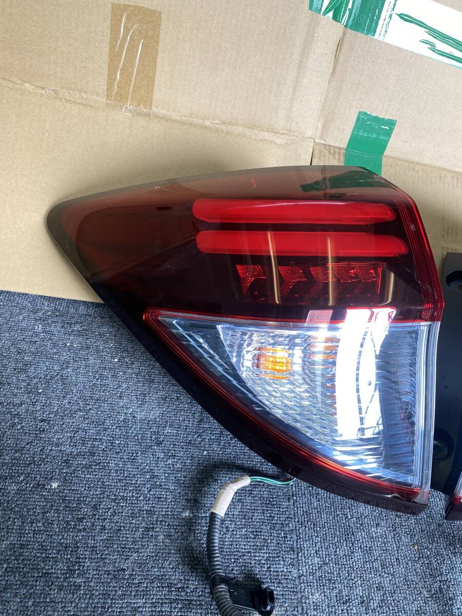 Honda Vezel RU3 / RU4 Hybrid LED Tail Light Set image 3