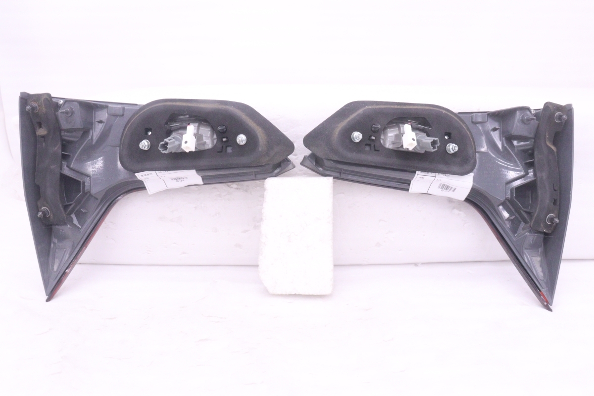 Honda Vezel RU3 Pre-Facelift Hybrid LED Tail Light Set image 4