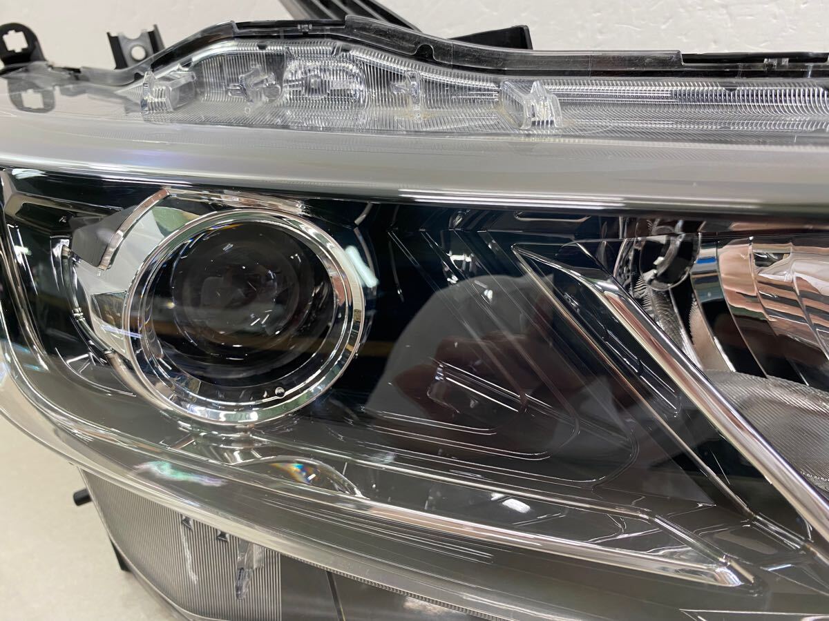 Nissan Serena C27 Pre-Facelift LED Headlight Pair image 3