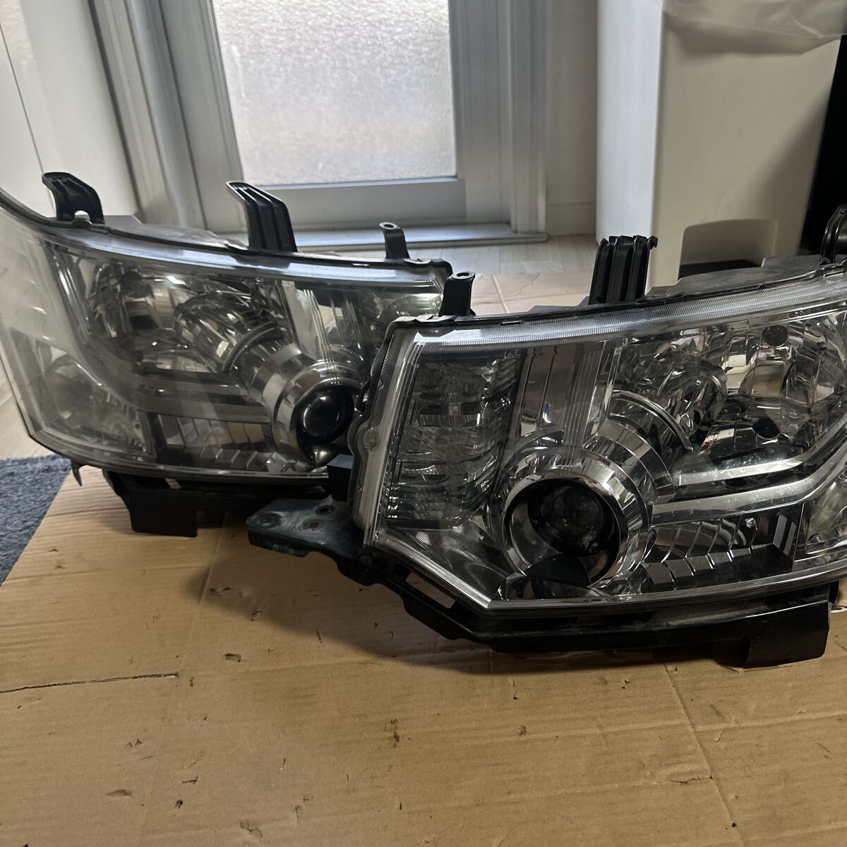 Mitsubishi Delica D:5 CV1W / CV2W / CV4W / CV5W HID Headlight Pair