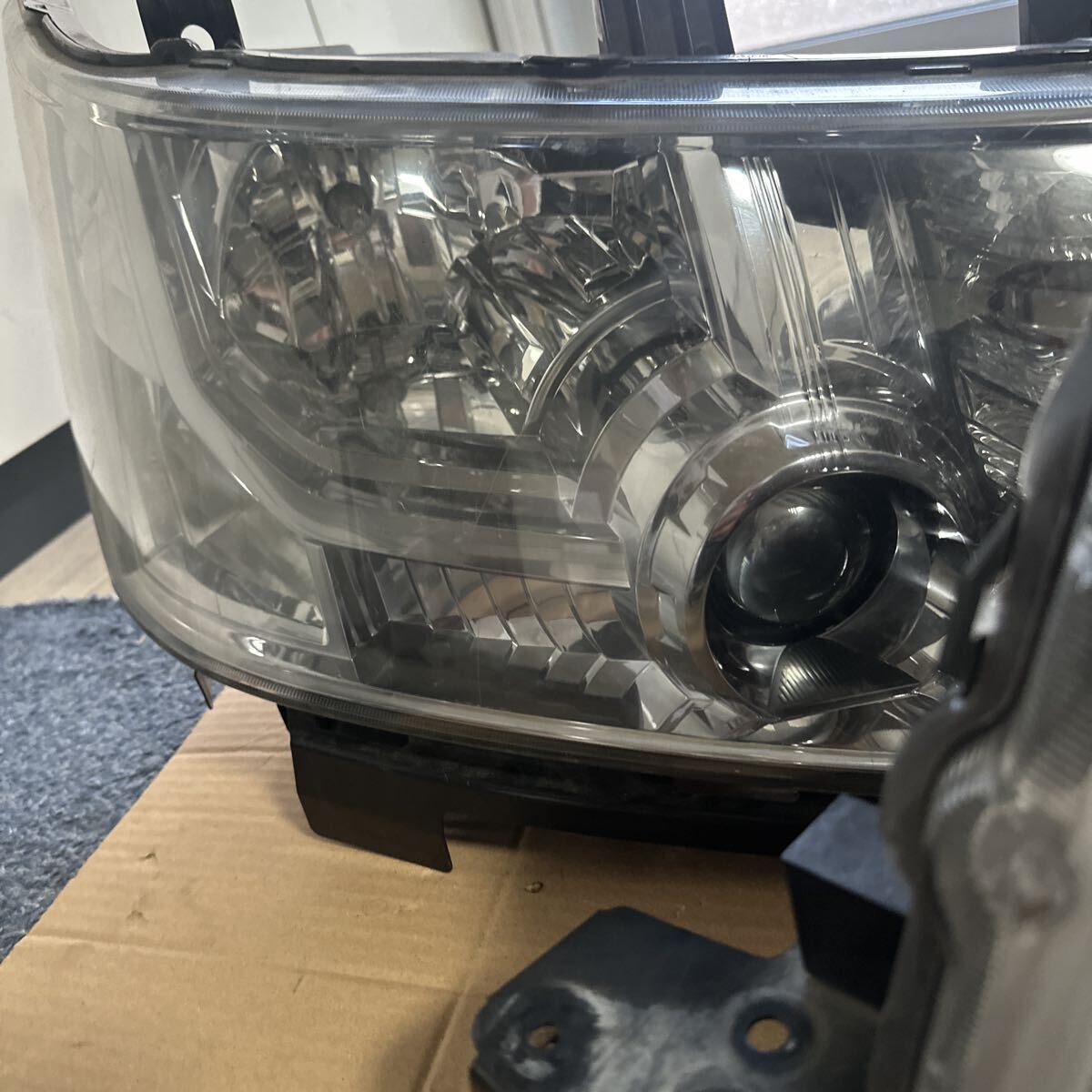 Mitsubishi Delica D:5 CV1W / CV2W / CV4W / CV5W HID Headlight Pair image 3