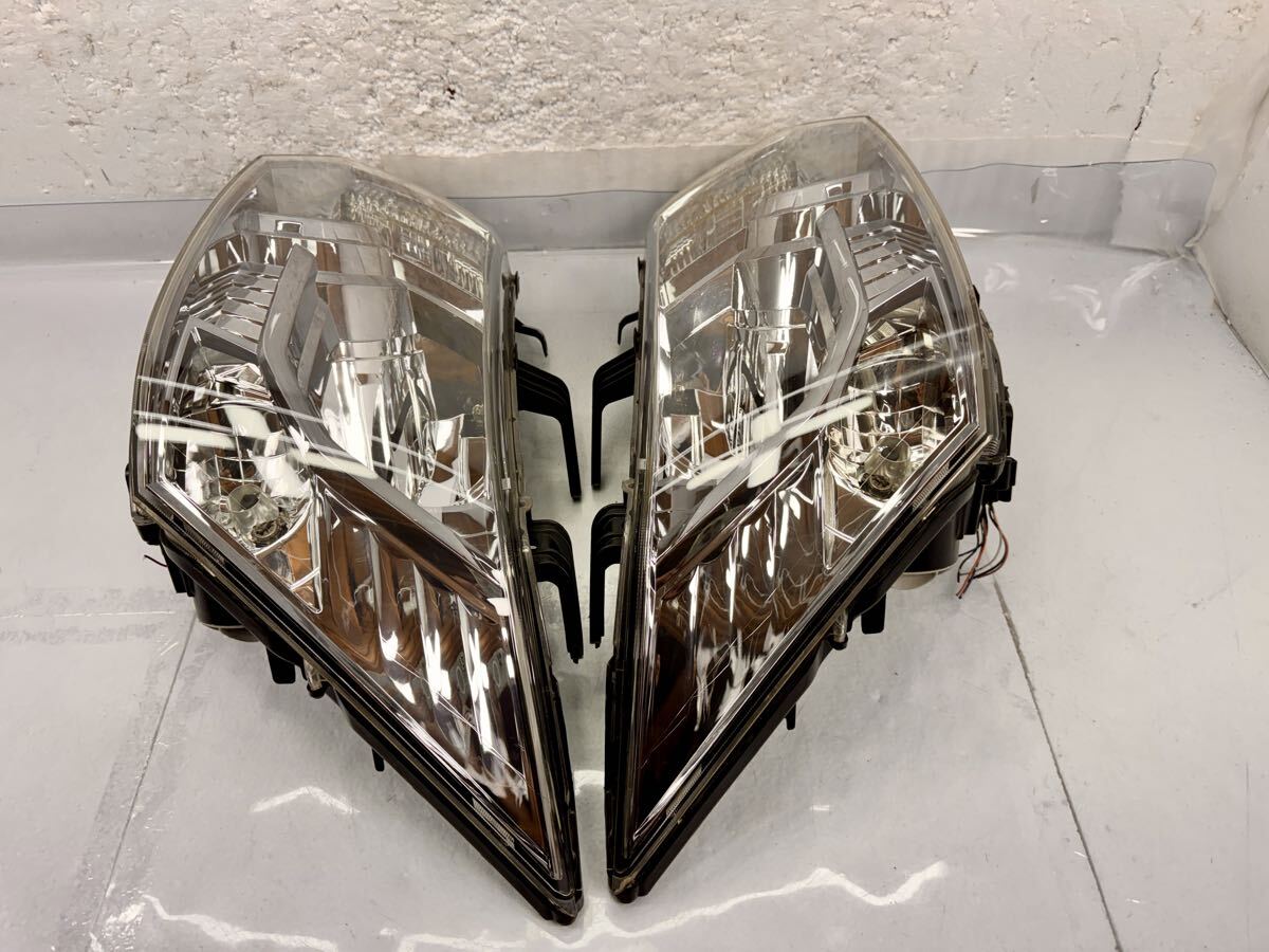 Mitsubishi Delica D:5 CV1W / CV2W / CV4W / CV5W HID Headlight Pair image 2