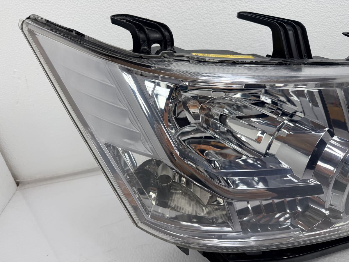 Mitsubishi Delica D:5 CV1W / CV2W / CV4W / CV5W HID Headlight Pair image 3