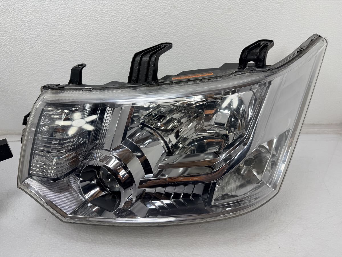 Mitsubishi Delica D:5 CV1W / CV2W / CV4W / CV5W HID Headlight Pair image 2