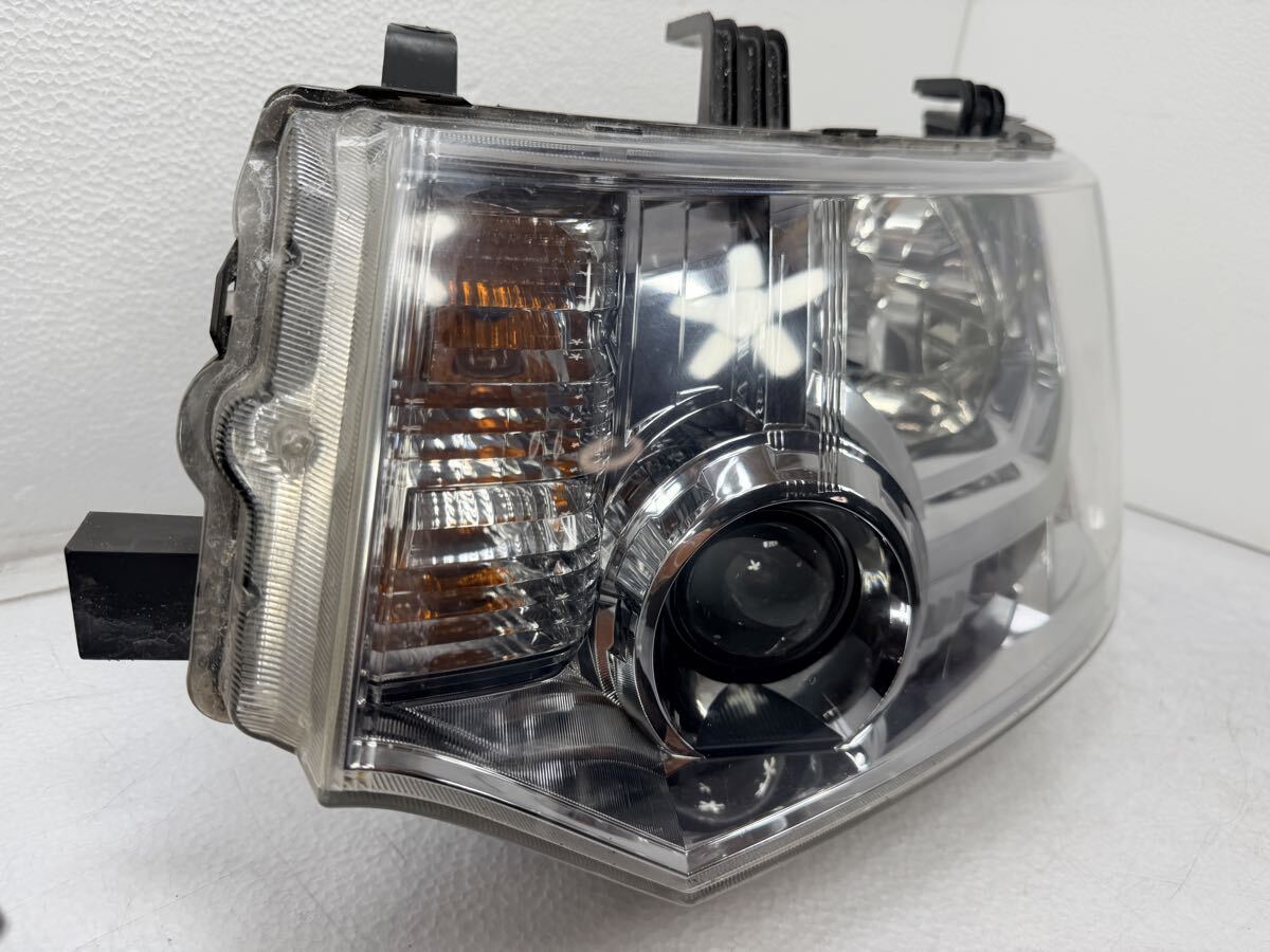 Mitsubishi Delica D:5 CV1W / CV2W / CV4W / CV5W HID Headlight Pair image 3