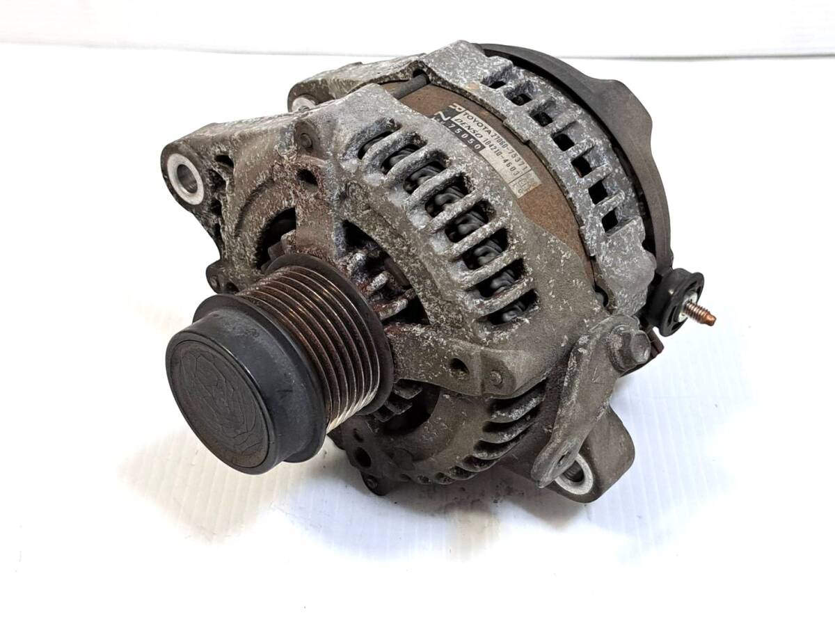 Toyota Hiace TRH200V Used Alternator 27060-75371 image 2