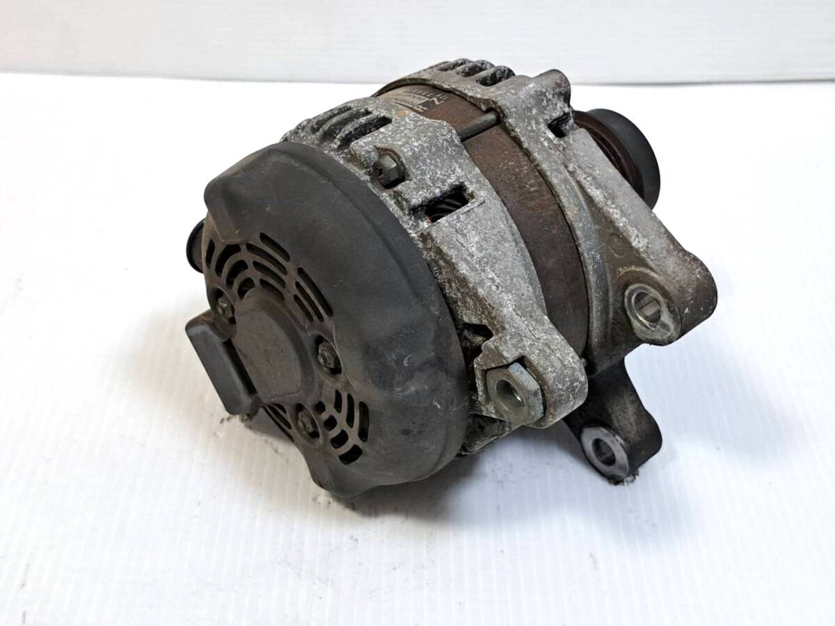 Toyota Hiace TRH200V Used Alternator 27060-75371 image 3