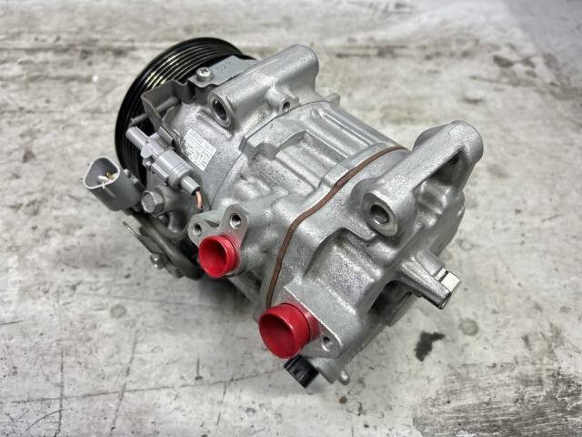 Toyota Alphard / Vellfire GGH30W Facelift A/C Compressor 88320-48340 image 2