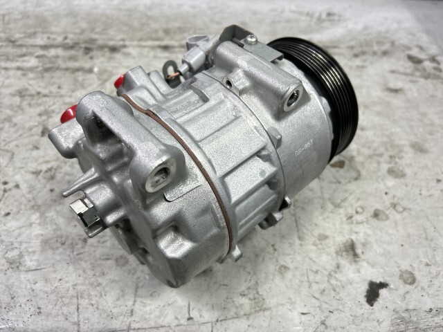 Toyota Alphard / Vellfire GGH30W Facelift A/C Compressor 88320-48340 image 3