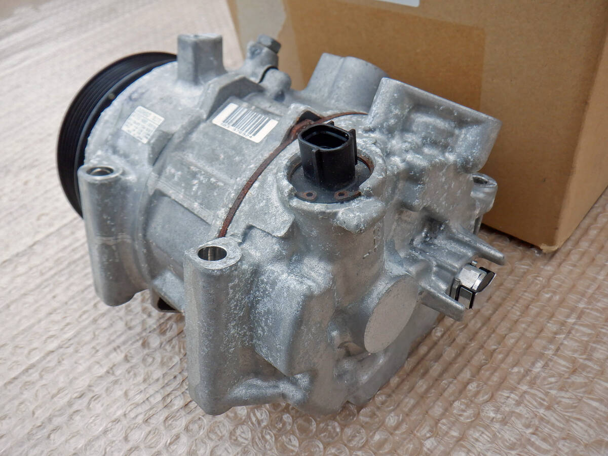 Toyota Alphard AGH30W / AGH35W / GGH30W / GGH35W Facelift A/C Compressor