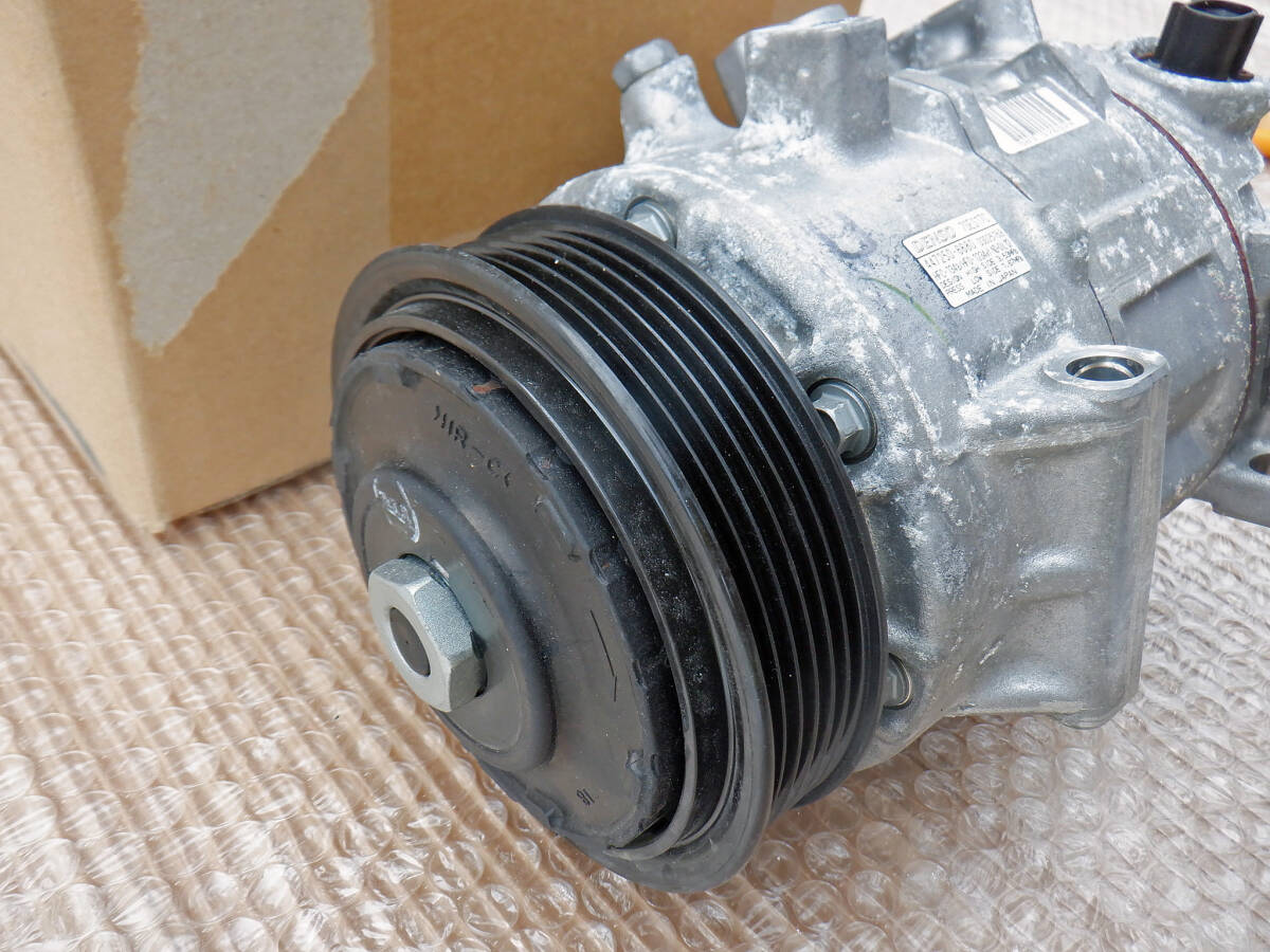 Toyota Alphard AGH30W / AGH35W / GGH30W / GGH35W Facelift A/C Compressor image 2