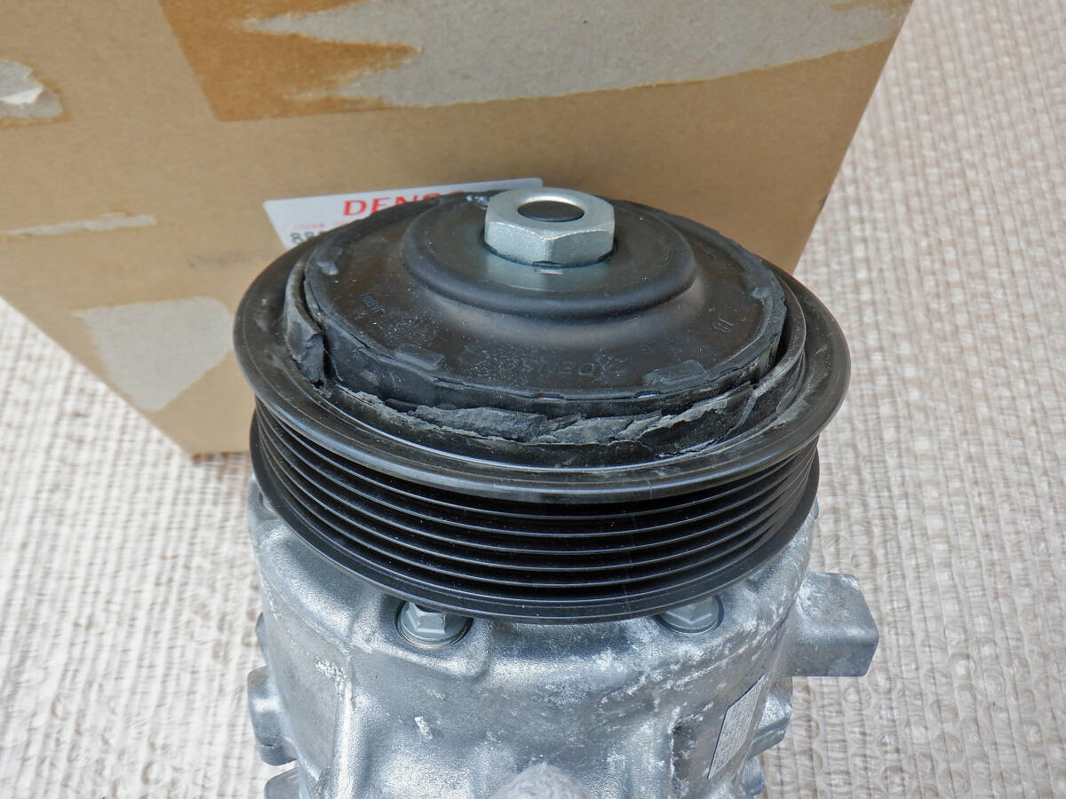 Toyota Alphard AGH30W / AGH35W / GGH30W / GGH35W Facelift A/C Compressor image 3