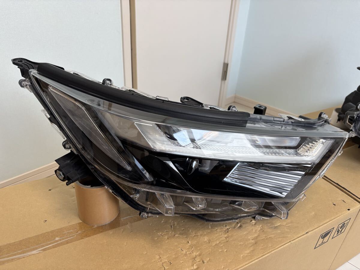 Toyota RAV4 AXAH52 / AXAH54 Facelift Bi-Beam LED Headlight Pair image 2