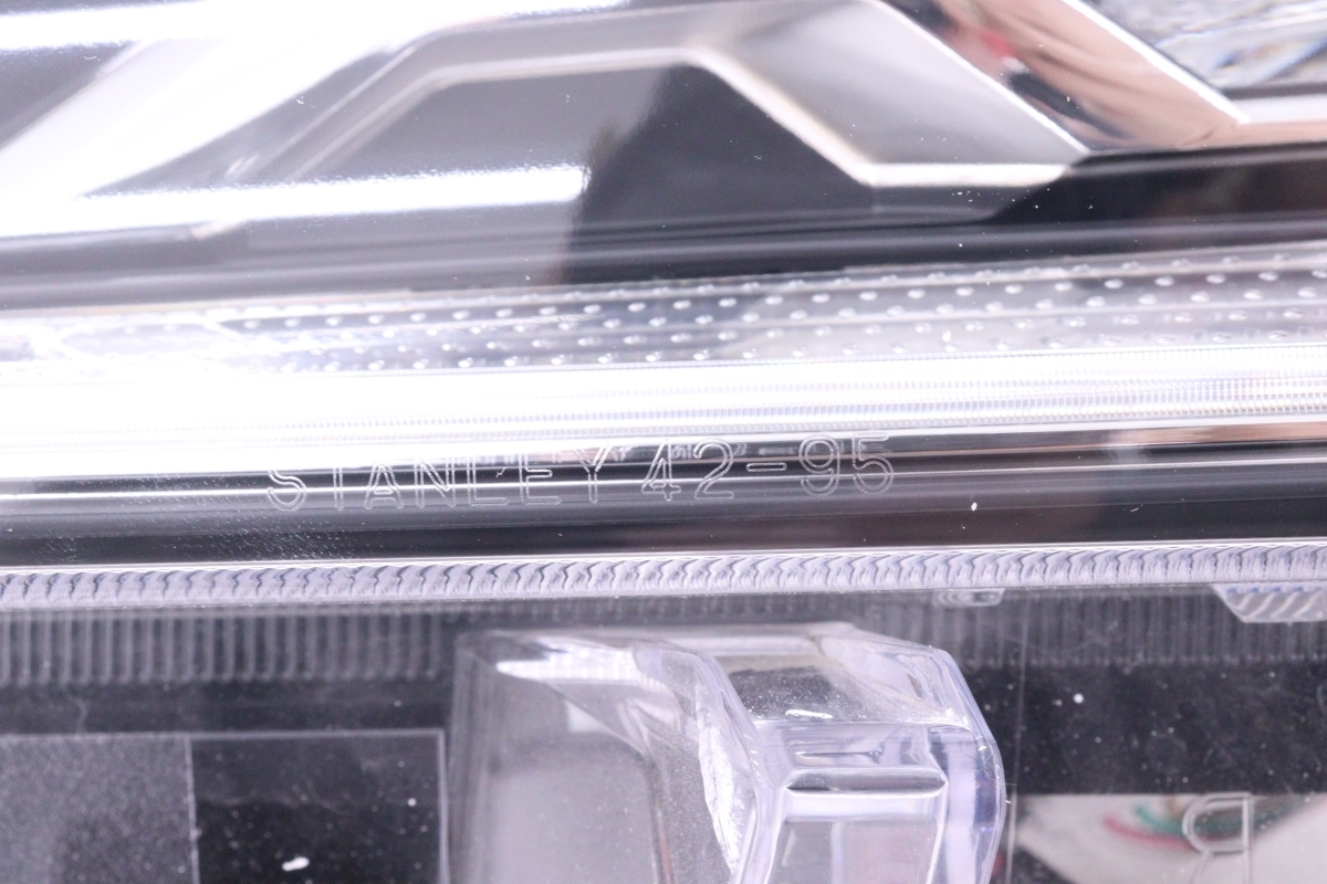 Toyota RAV4 AXAH52 / AXAH54 Pre-Facelift Right LED Headlight image 3