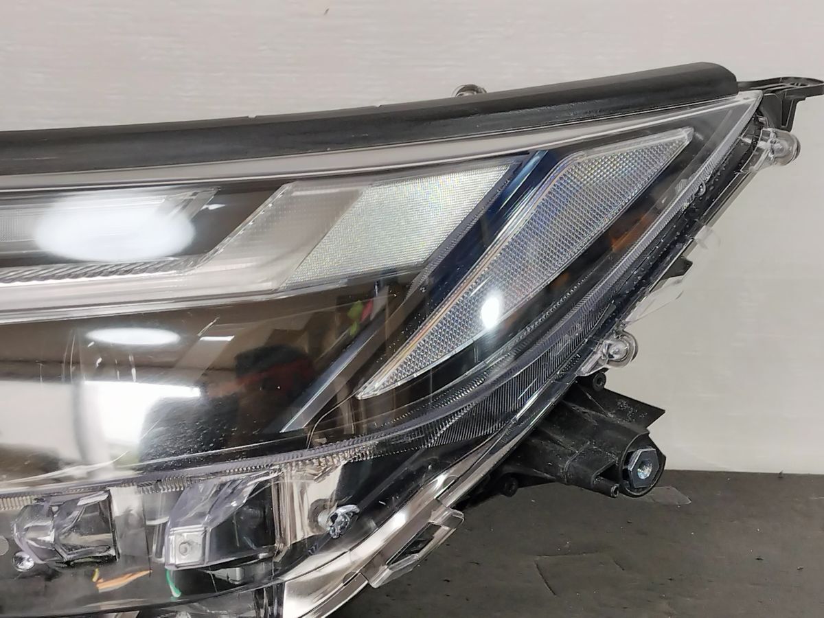 Toyota RAV4 AXAH52 / AXAH54 Facelift Left LED Headlight image 4