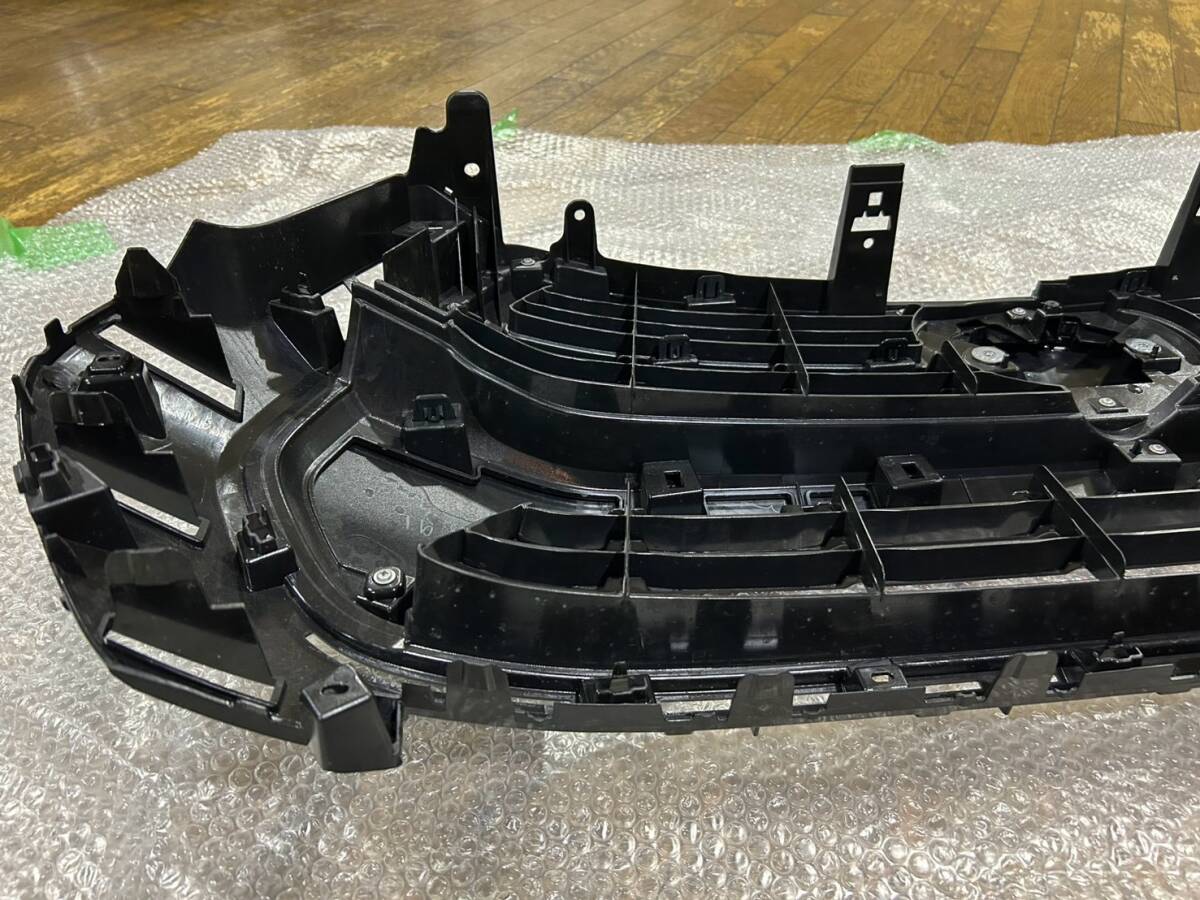 Toyota Hilux GUN125 Front Grille 53111-0KB20 image 3