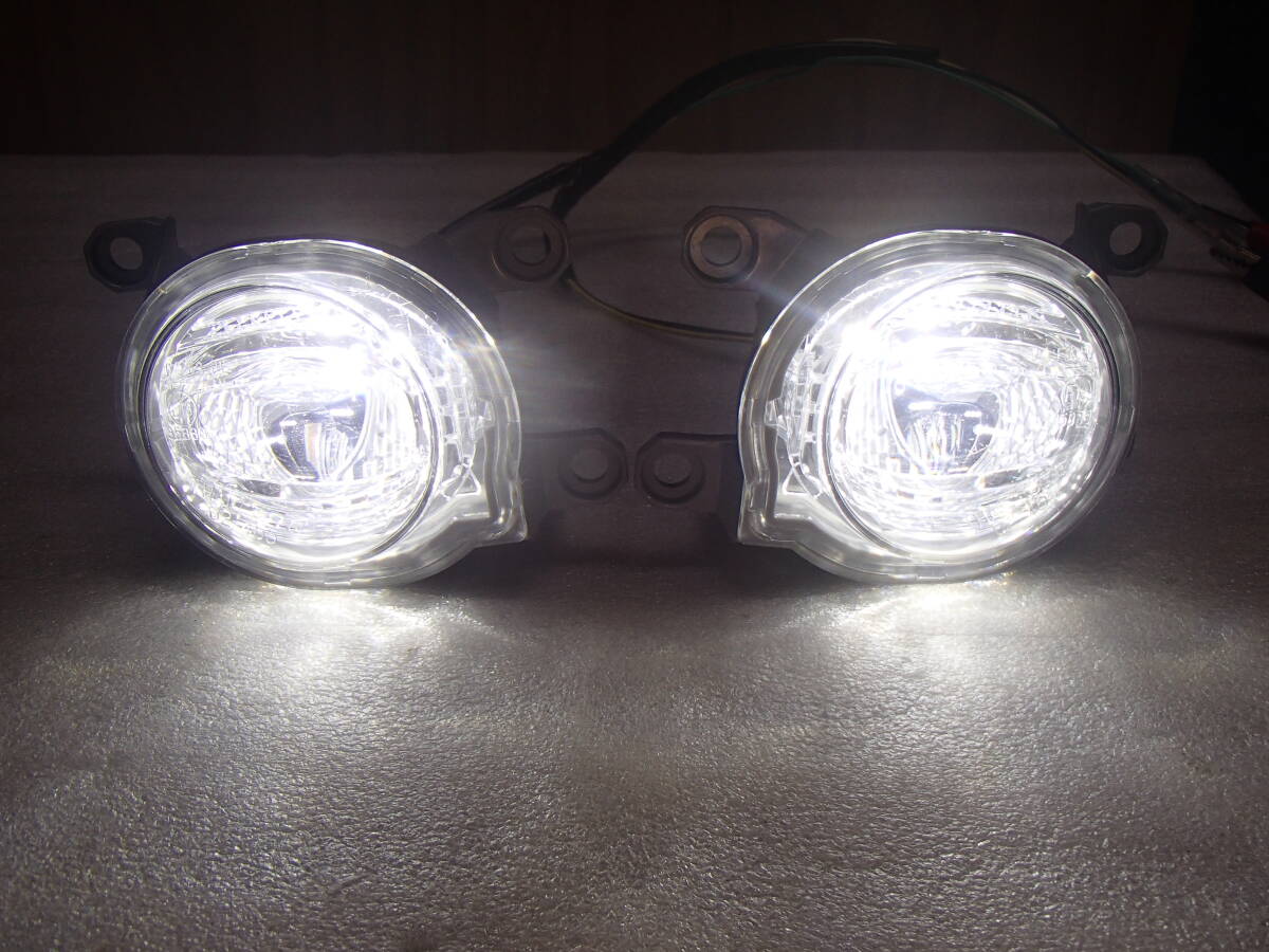 Toyota Hilux GUN125 LED Fog Lamp Pair KOITO 02-465
