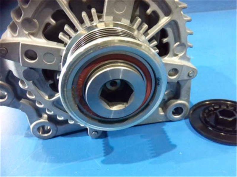 Toyota Land Cruiser Prado GDJ150W Alternator 27060-11440 image 4