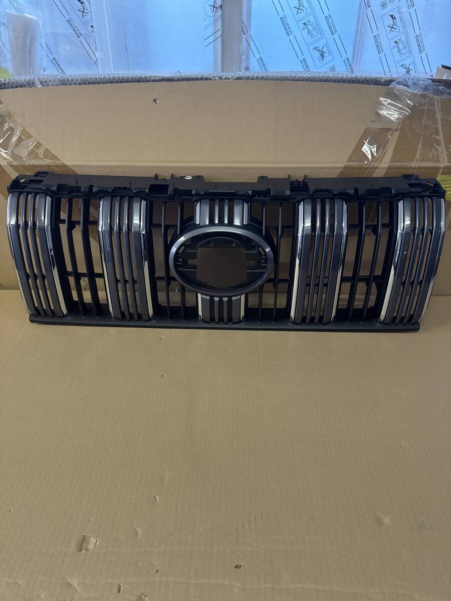 Toyota Land Cruiser Prado GDJ150W Front Grille