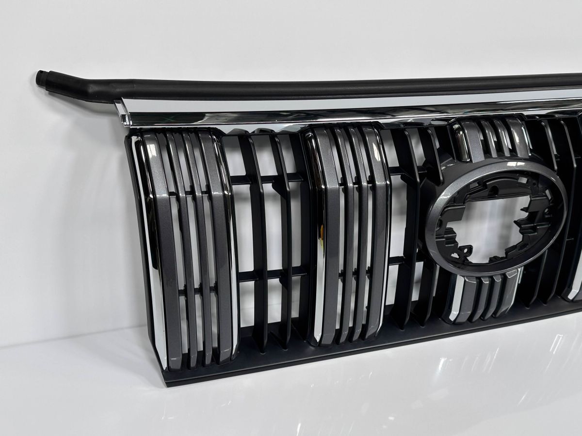 Toyota Land Cruiser Prado GDJ150W Facelift Front Grille without Camera Hole image 2