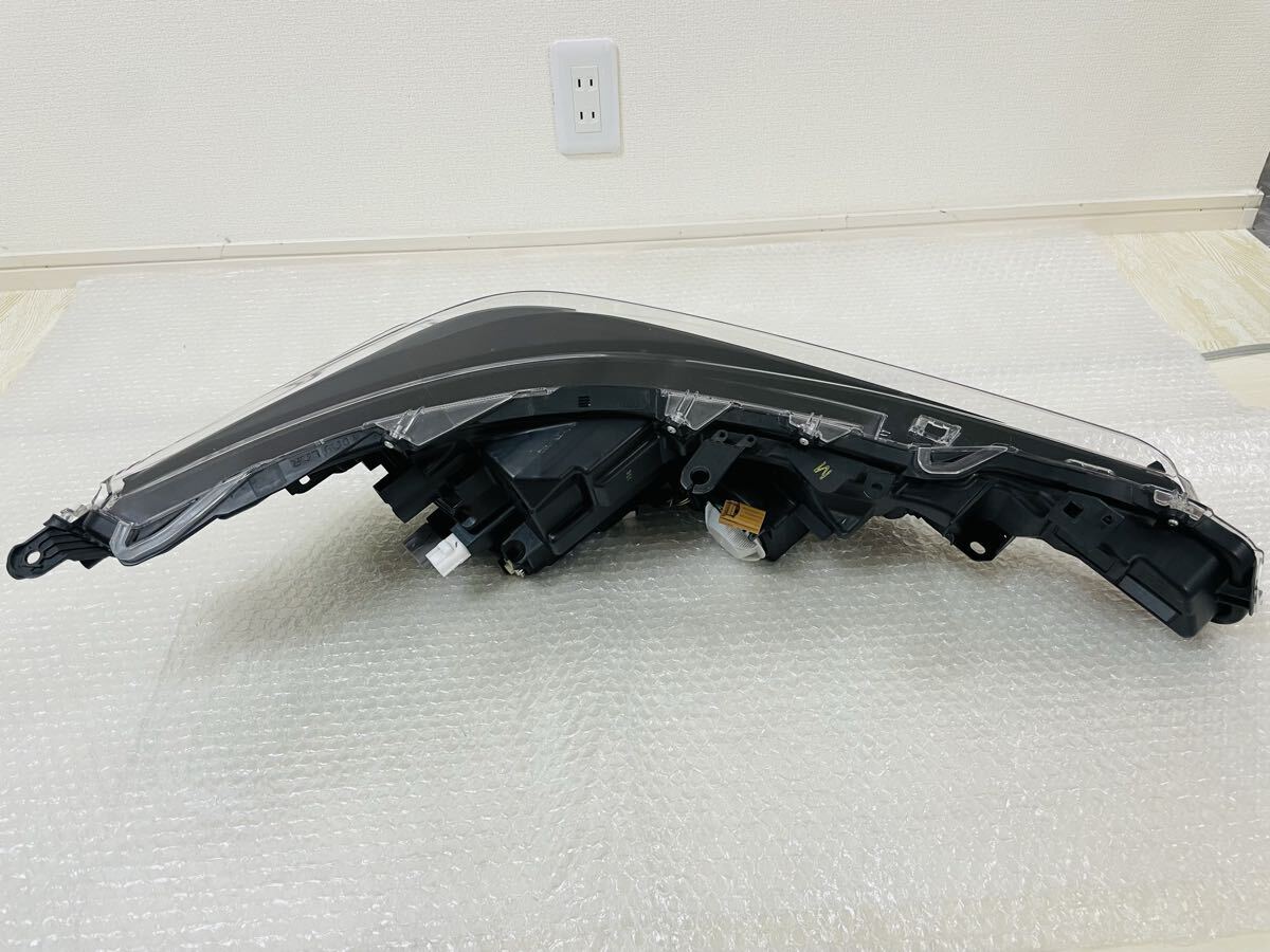 Toyota Corolla 210 Series Pre-Facelift LED Headlight Pair KOITO 12-632 image 2
