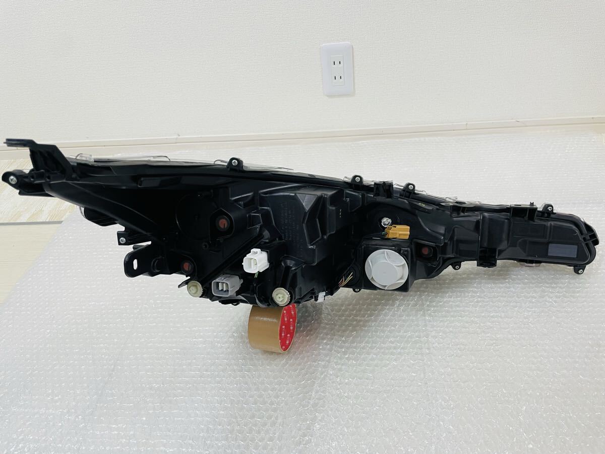 Toyota Corolla 210 Series Pre-Facelift LED Headlight Pair KOITO 12-632 image 3