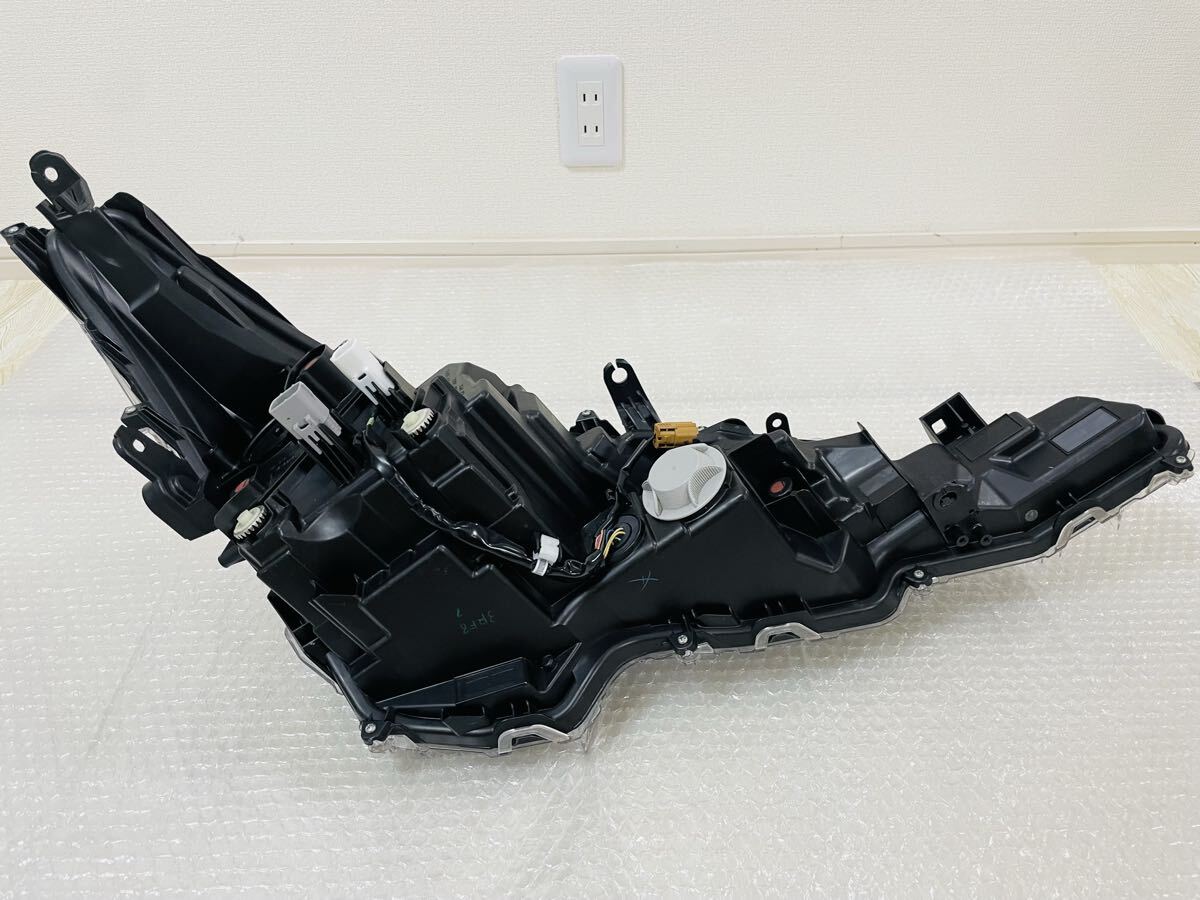 Toyota Corolla 210 Series Pre-Facelift LED Headlight Pair KOITO 12-632 image 4