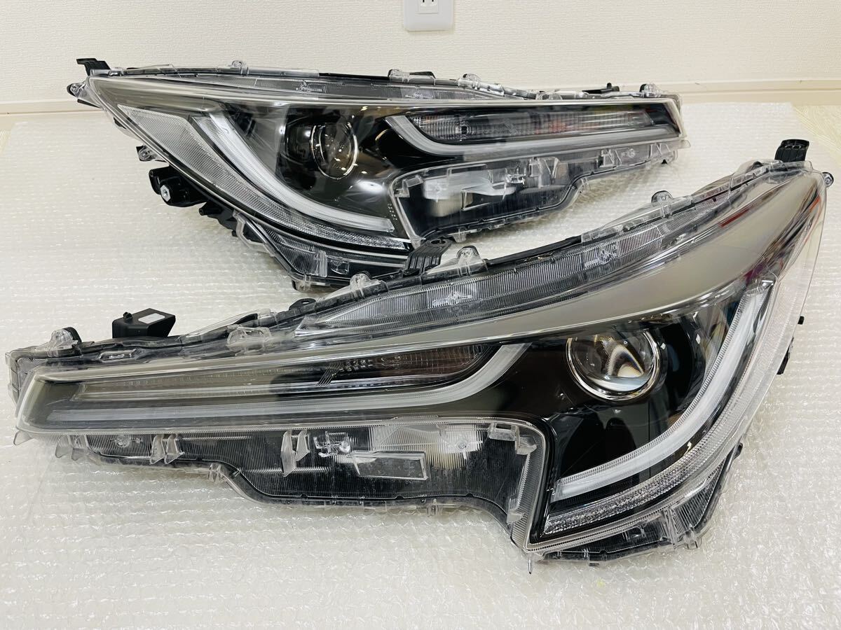 Toyota Corolla Sport NRE210H LED Headlight Pair KOITO 12-614