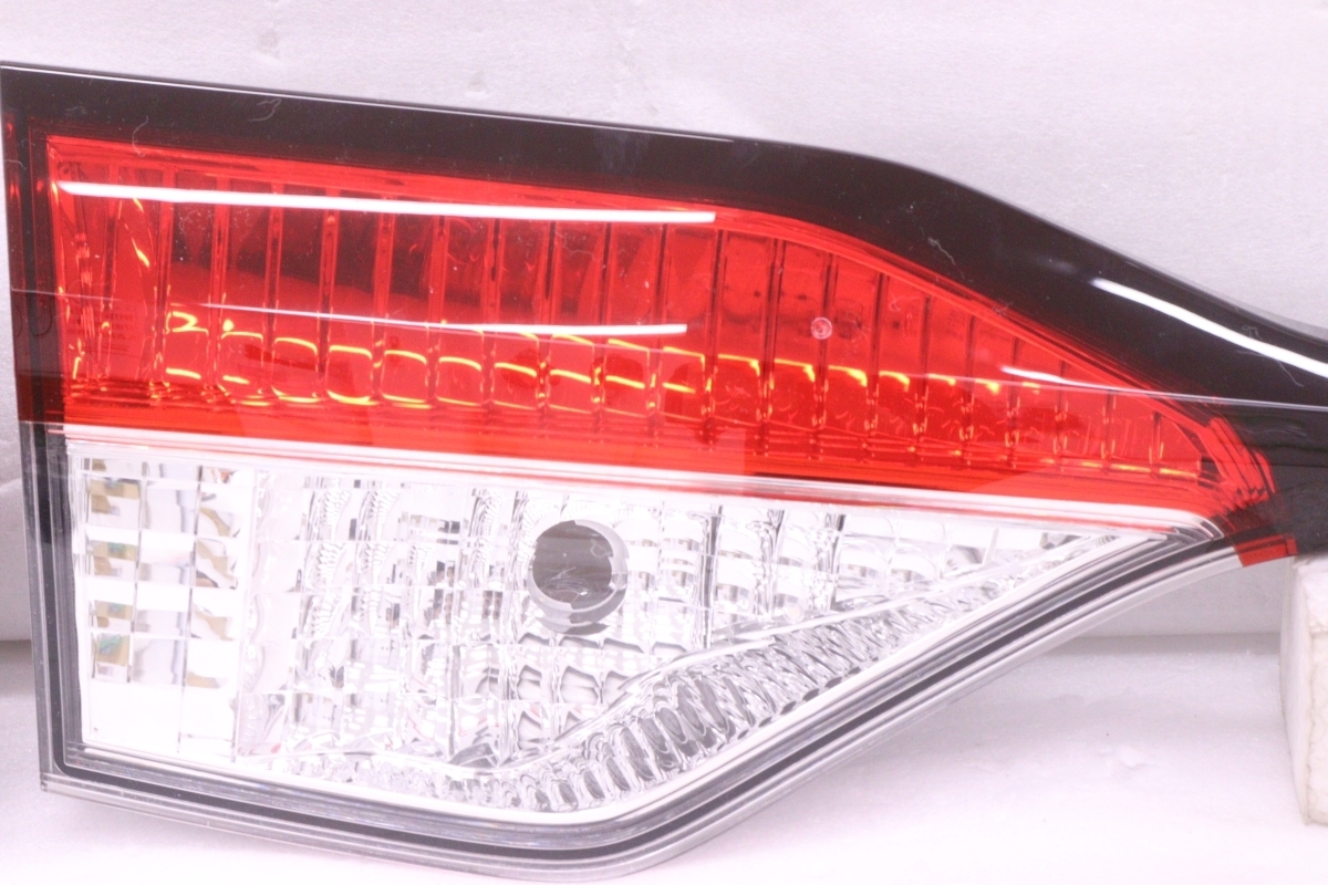 Toyota Corolla NRE210 LED Tail Light Set KOITO 12-635 / 12-638 image 4