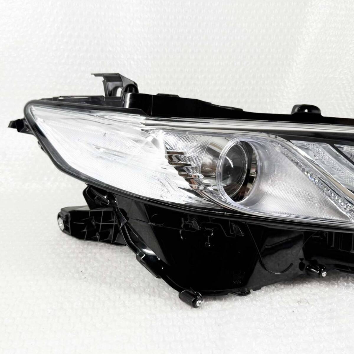 Toyota Camry AXVH70 Facelift LED Headlight Pair KOITO 33-275