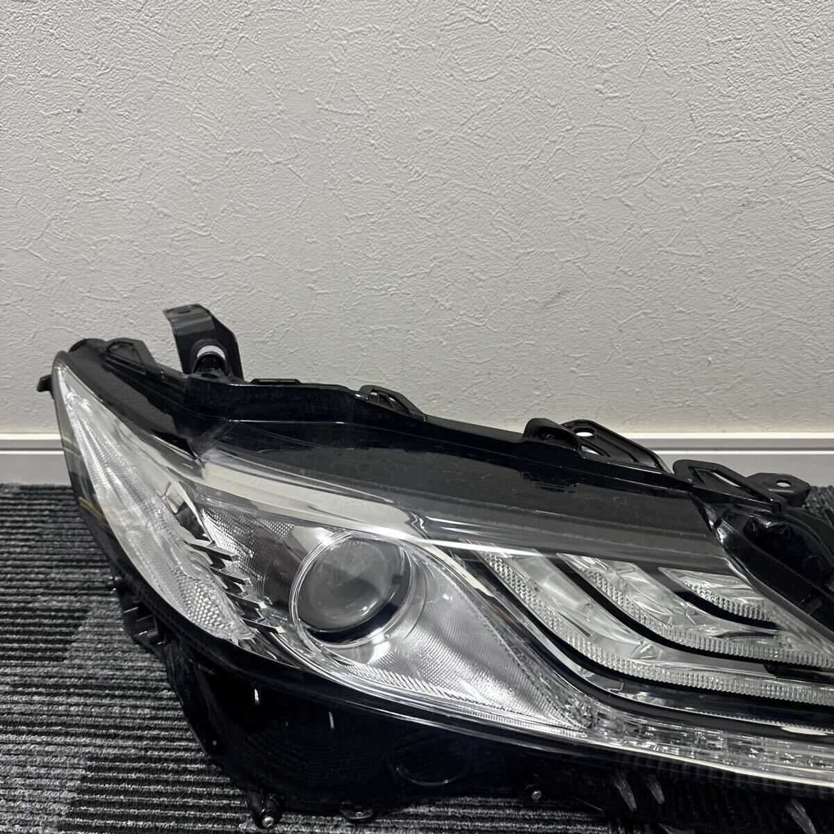 Toyota Camry AXVH70 / AXVH75 Pre-Facelift LED Headlight Pair KOITO 33-233 image 2