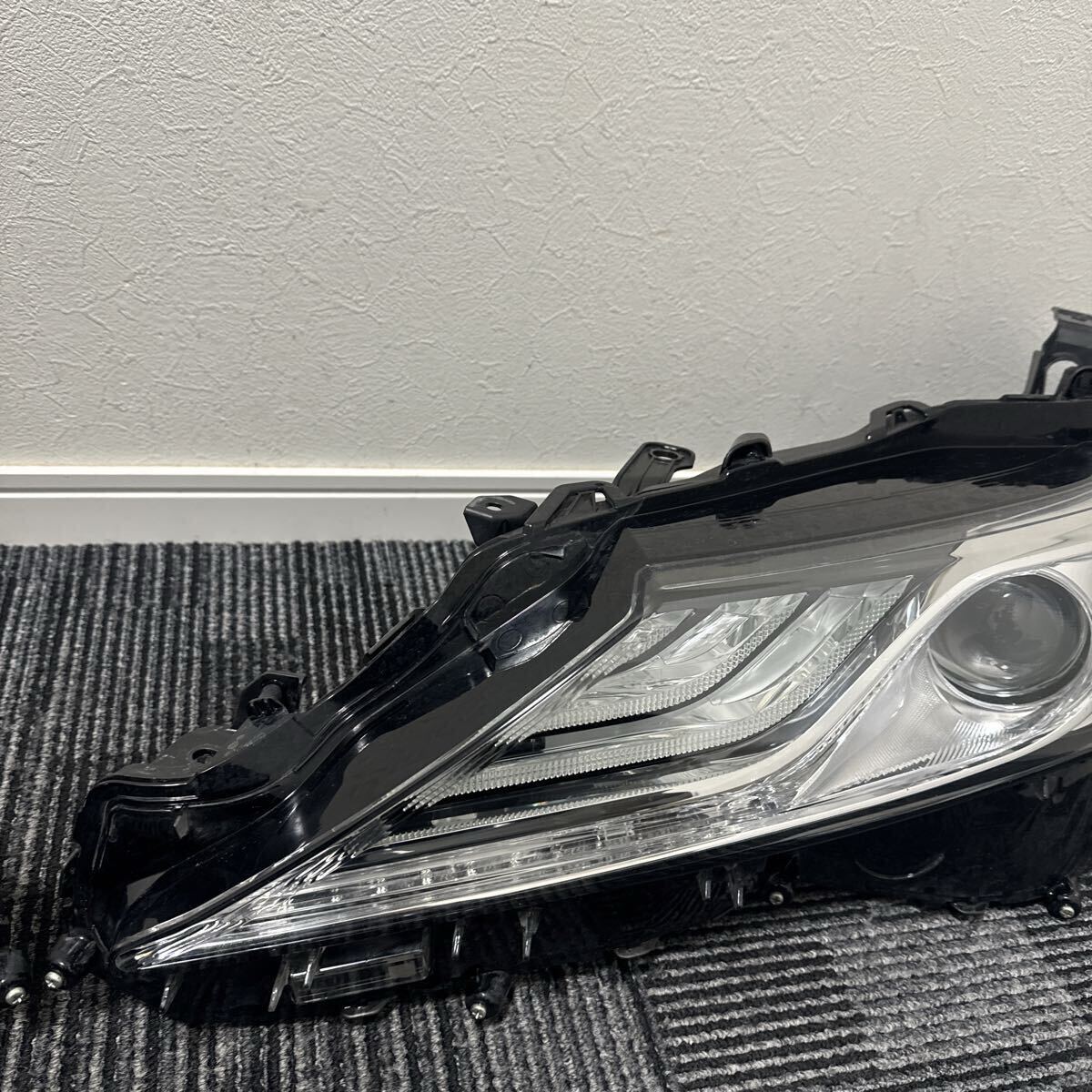 Toyota Camry AXVH70 / AXVH75 Pre-Facelift LED Headlight Pair KOITO 33-233 image 4