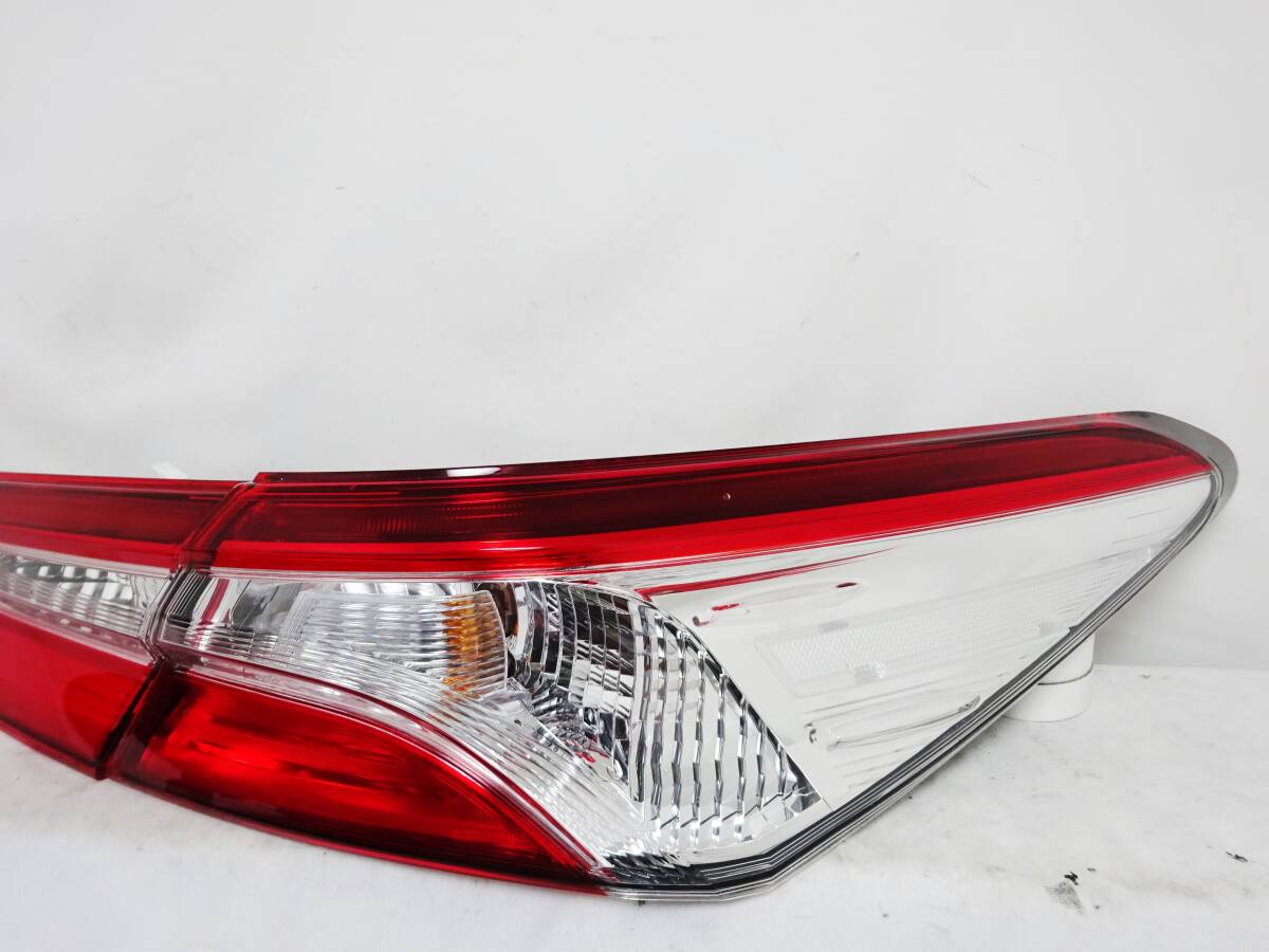 Toyota Camry AXVH70 Tail Light Pair KOITO 33-238 / 33-240 image 3