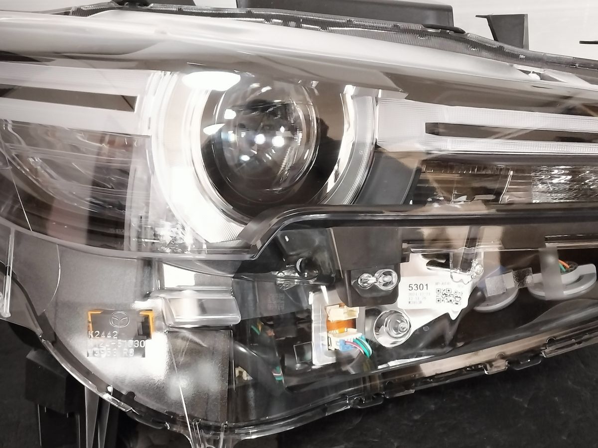 Mazda CX-5 / CX-8 KF / KG Pre-Facelift Right LED Headlight W3953 image 4