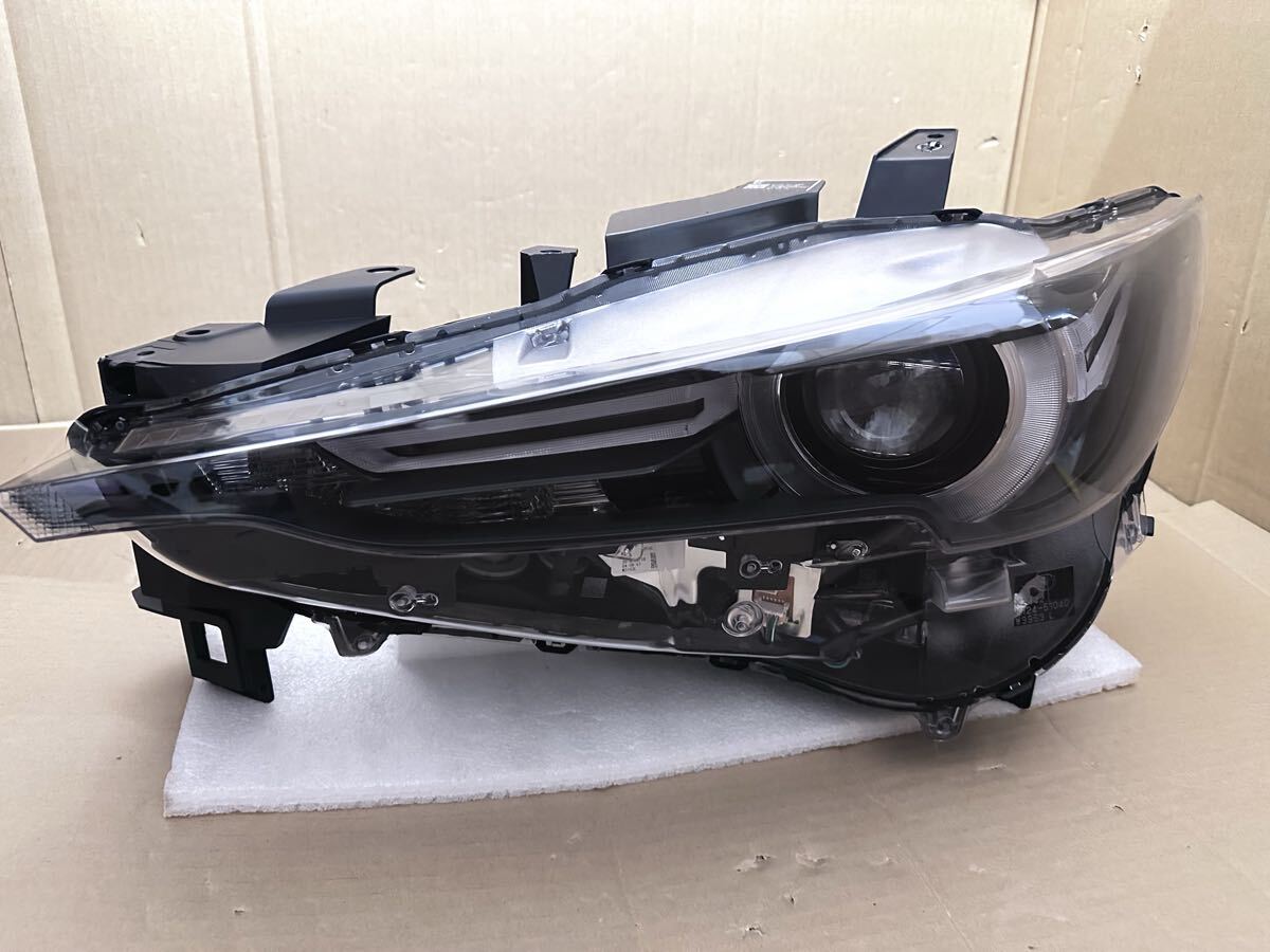 Mazda CX-5 / CX-8 KF / KG Pre-Facelift Left LED Headlight W3953