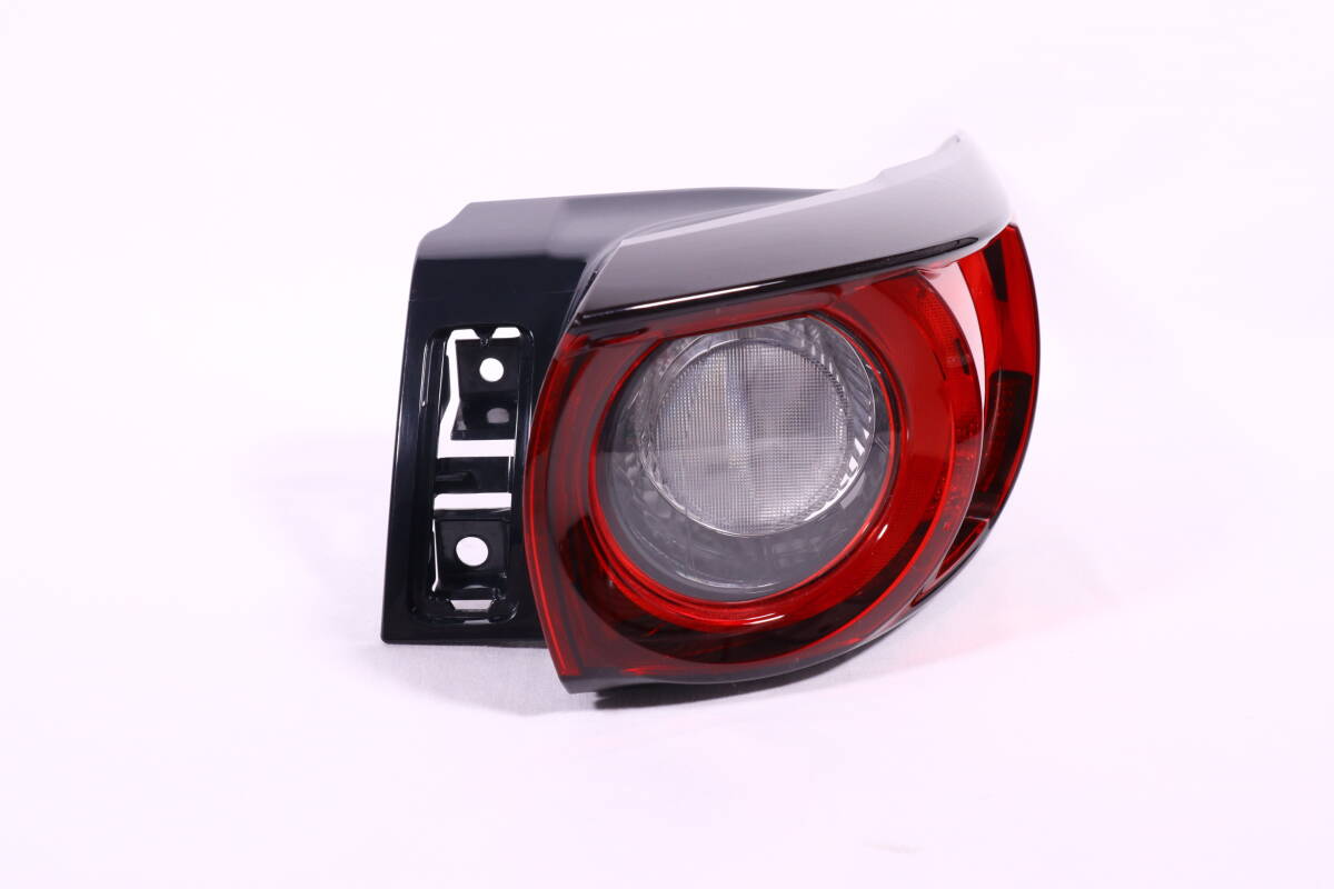 Mazda CX-5 KF Pre-Facelift Right Outer and Inner Tail Light Set image 4