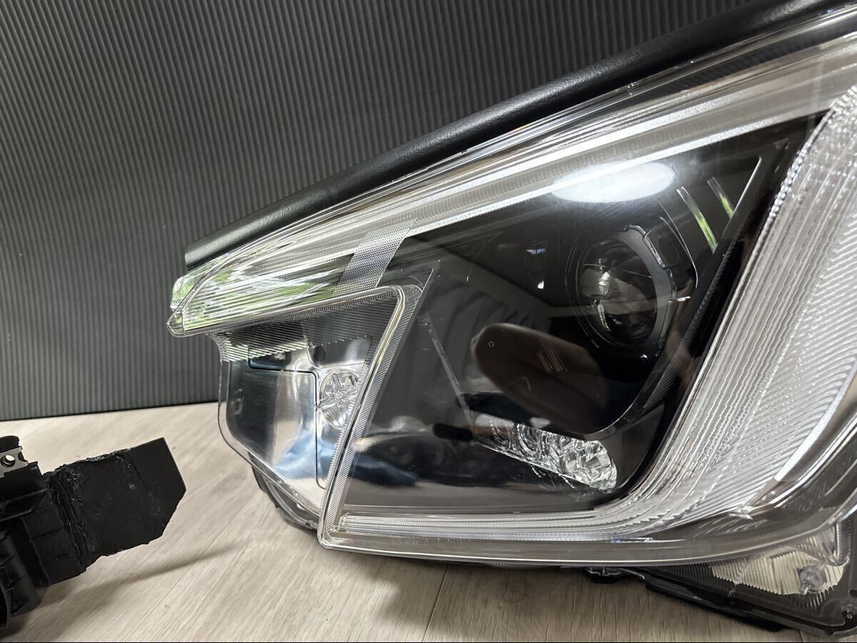 Subaru Forester SK5 / SKE Facelift LED Headlight Pair KOITO 100-60465 image 4