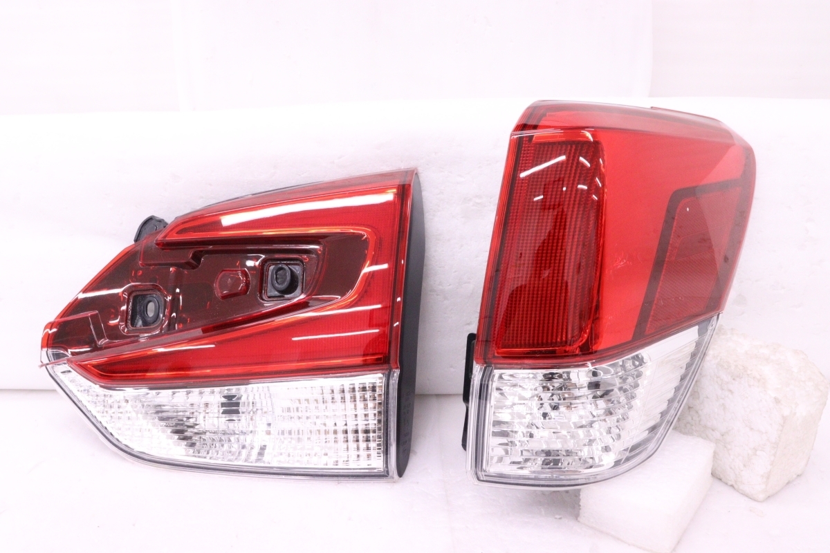 Subaru Forester SK5 / SKE Right Tail Light Set FCM924-52 / 924-02