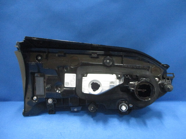 Toyota RAV4 50 Series Right Inner Tail Light 81580-42151 image 2