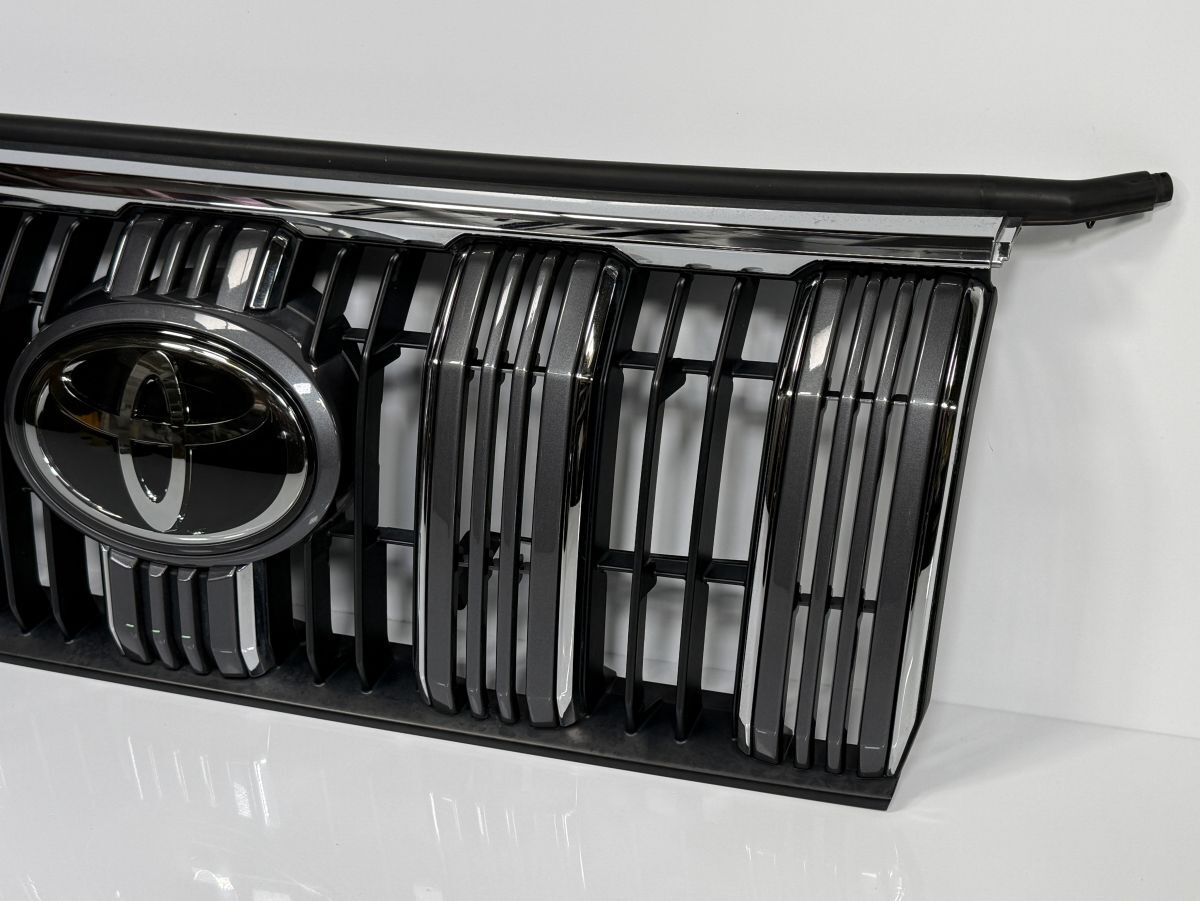 Toyota Land Cruiser Prado 150 Facelift Front Grille and Emblem Set image 3