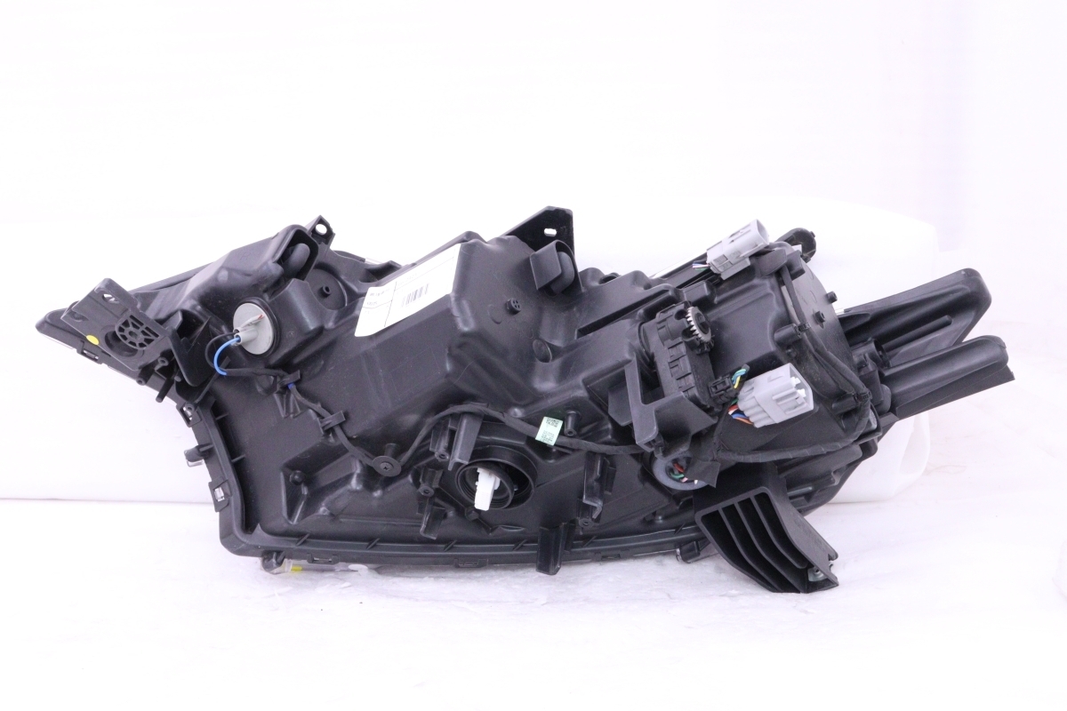 Mitsubishi Outlander GF / GG Facelift Right LED Headlight ECM921-01E40 image 3