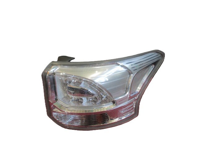 Mitsubishi Outlander PHEV GG2W Right LED Tail Light 8330A790