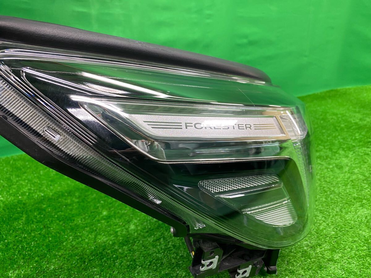 Subaru Forester SK5 / SKE Mid-Generation LED Headlight Pair KOITO 100-6045J image 3